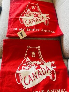 Indigo Red Canada Bear Graphic Throw Pillow Cover
